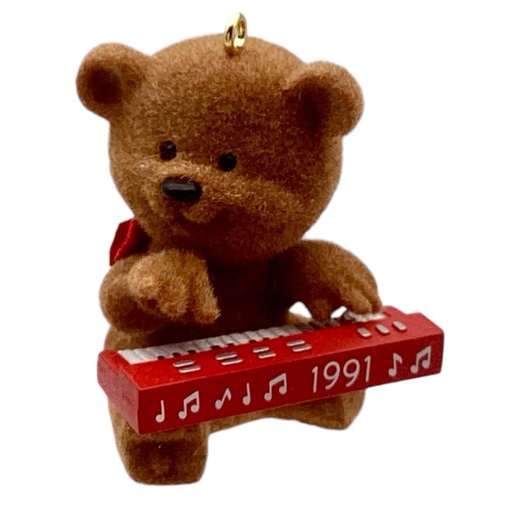 Hallmark Other - Hallmark 1991 “Notes of Cheer” Ornament